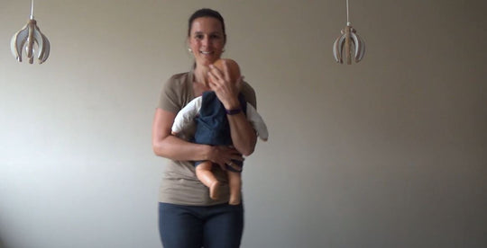 رقصة ارتداء الطفل الأنيقة