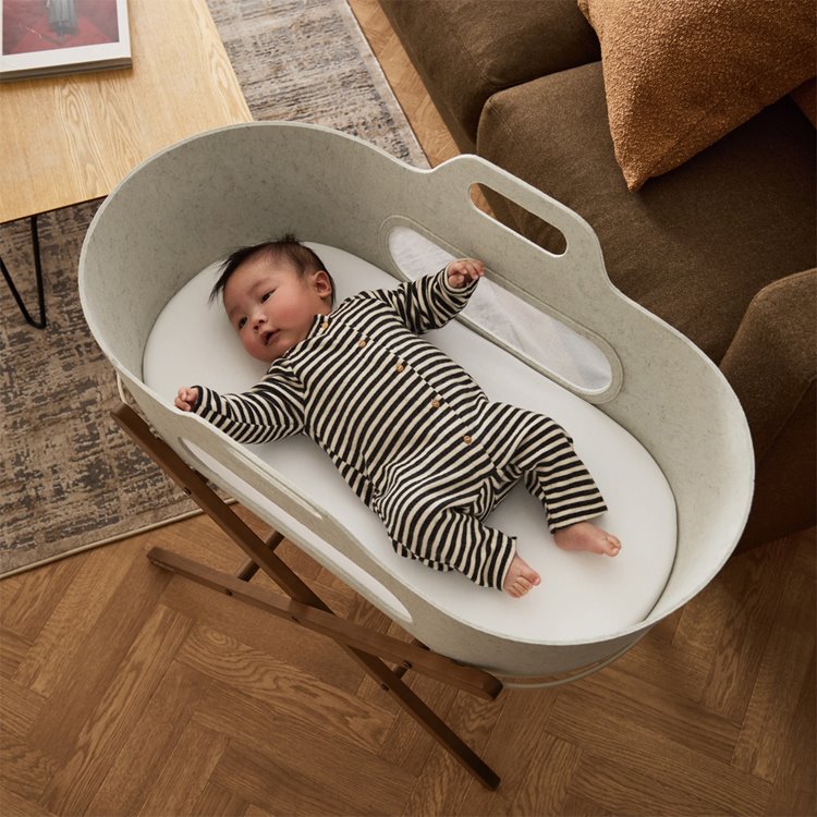 Snuz Barley Moses basket and walnut stand  - Hola BB