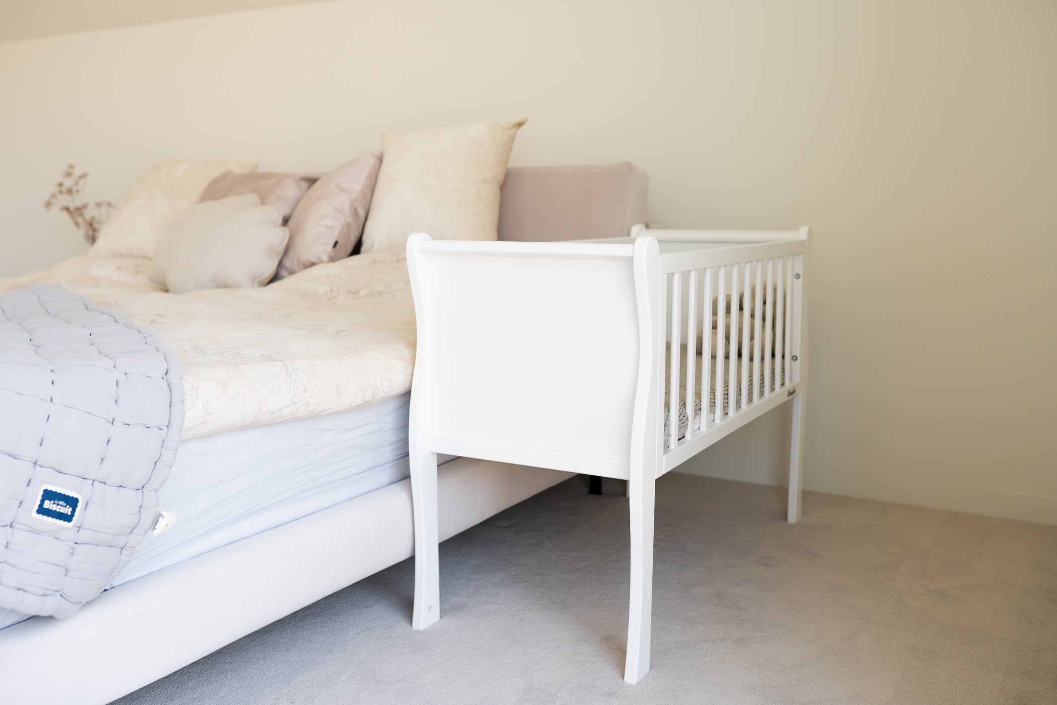 Woodies Noble Mini Crib + Mattress - White  - Hola BB