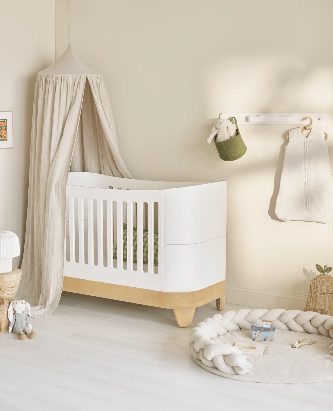 Baldachim Maia z muślinu