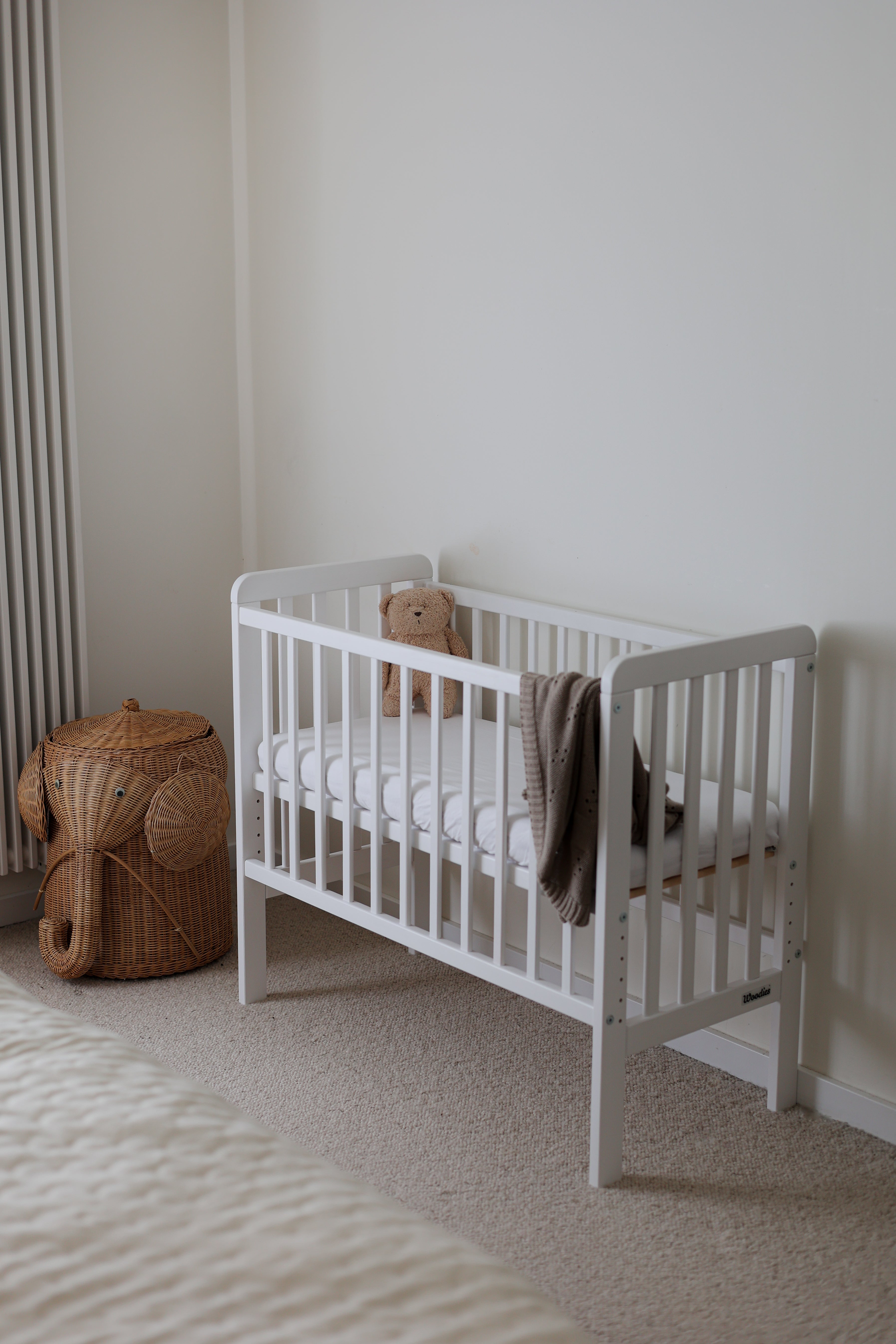 Woodies Wooden Co-Sleeper - White  - Hola BB